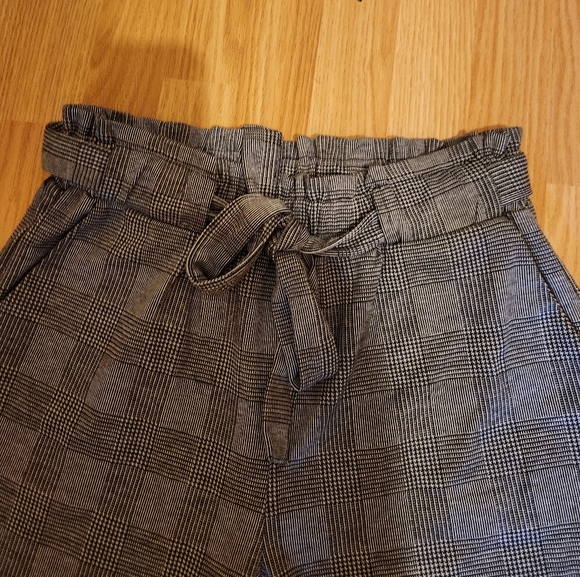 Ambience large black and white patterned paper bag waist pants with cloth belt - Picture 2 of 4